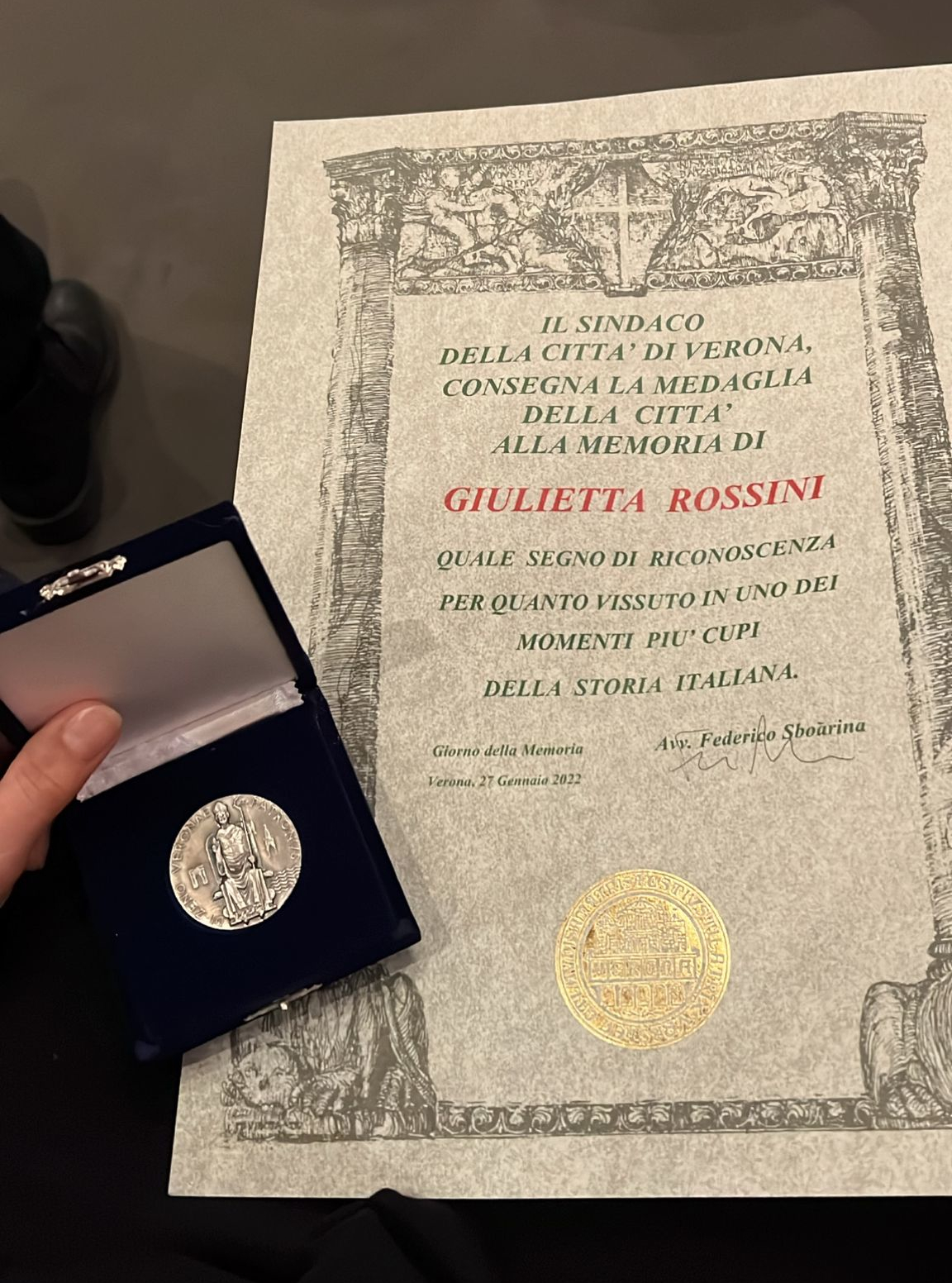 medagliacittaveronarossinigiulietta2